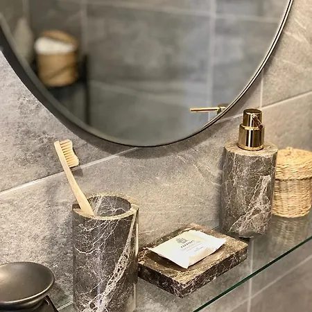 Διαμέρισμα Spacious 82 M2 Two Bedroom Classy Near Center